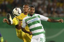 英雄联盟总决赛-球队防守端再度绷紧，打出稳固防守局面