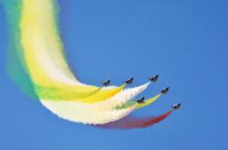 LOL赛事-曼城与安哥拉慈善赛，新星布鲁诺·科斯塔独揽三球，点燃跨界对决激情