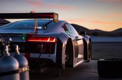 英雄联盟总决赛2025-塔图姆稳如磐石，绿军关键战突围猛龙彰显韧性