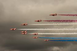 英雄联盟总决赛时间-铁闸与利刃，富安健洋攻防统治，马里连击终结瑞士悬念