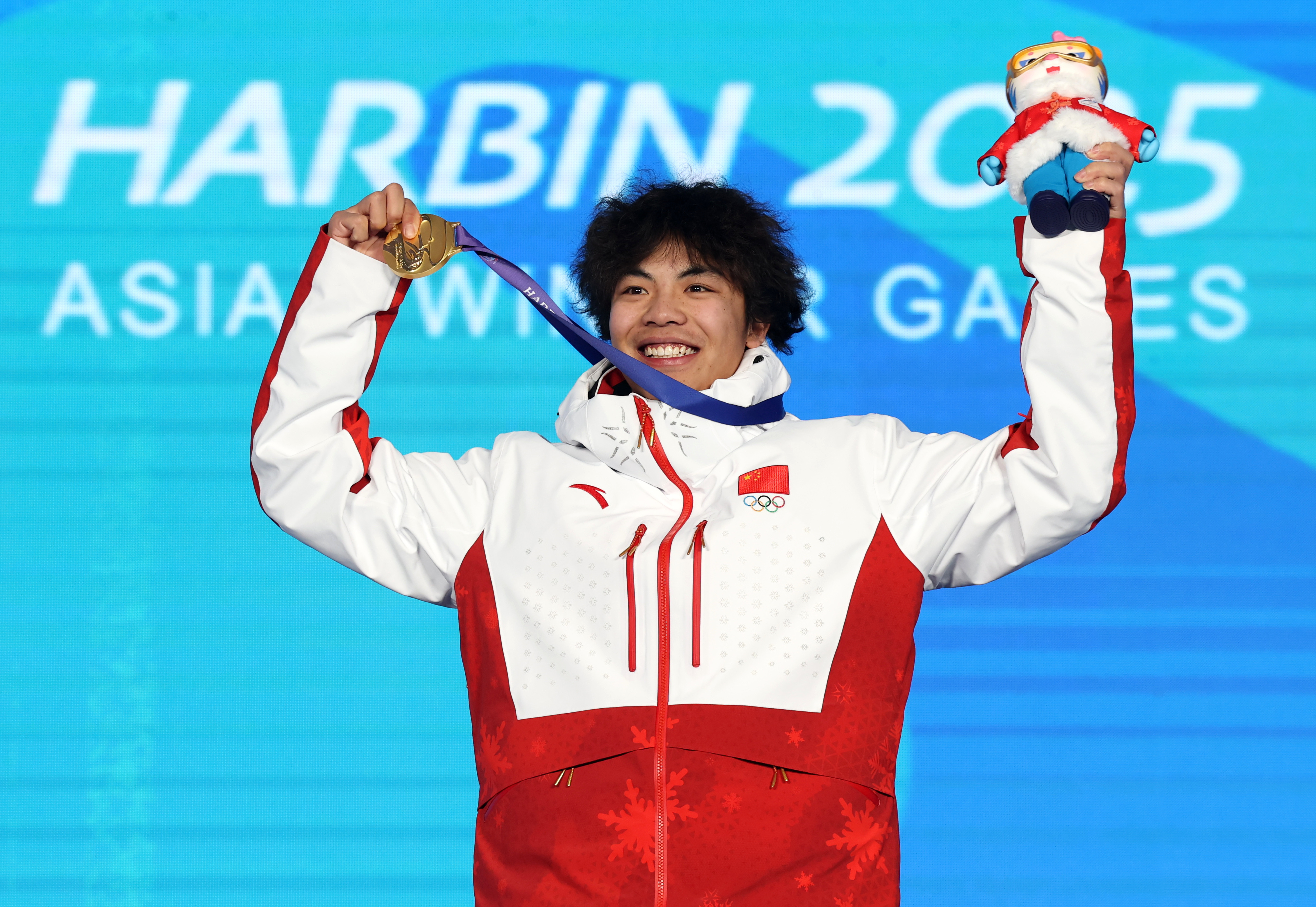 关于滑雪比赛中一众新人崭露头角，挑战老将的信息