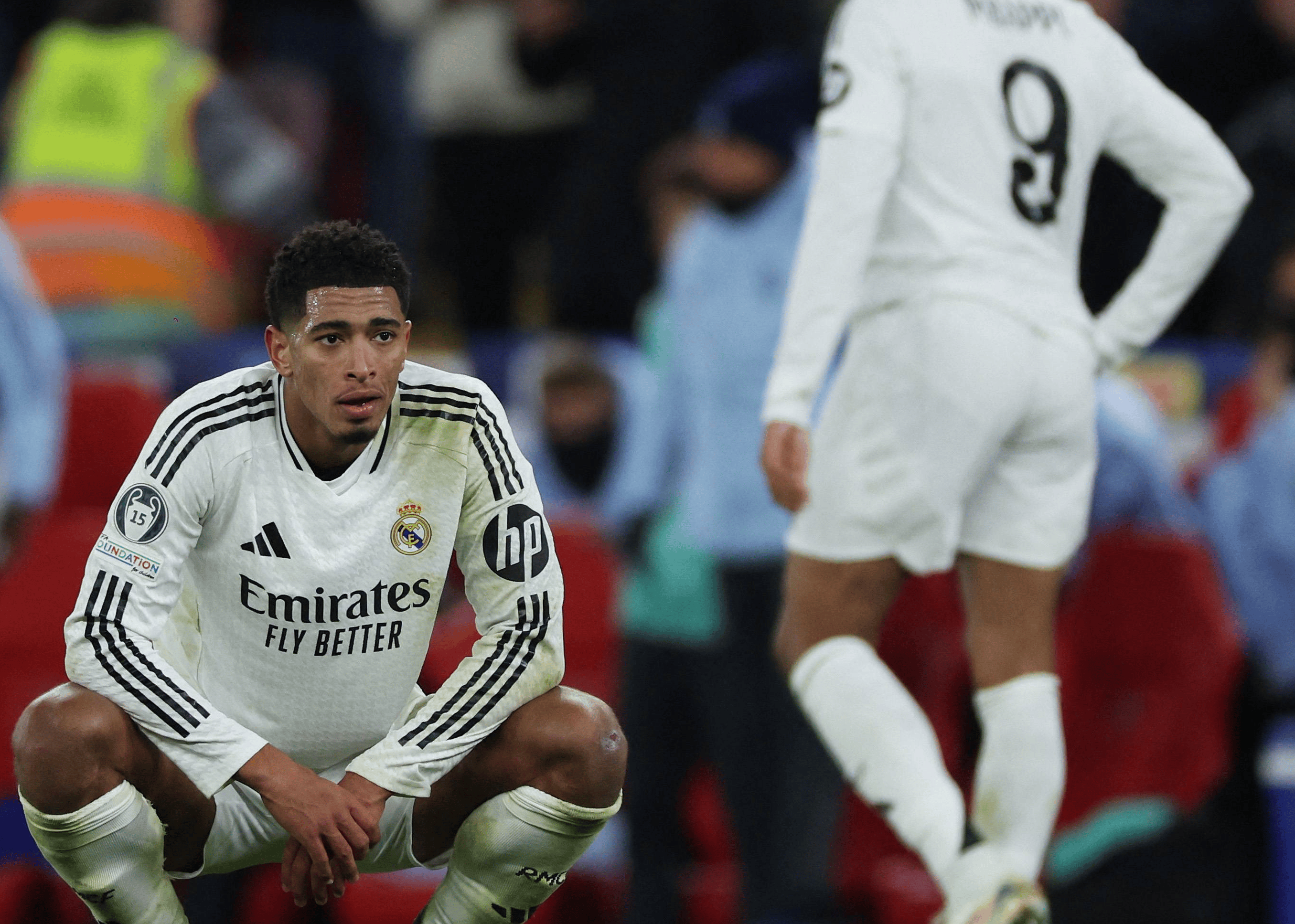 巴黎主场大胜圣埃蒂安，一路领跑争冠的简单介绍