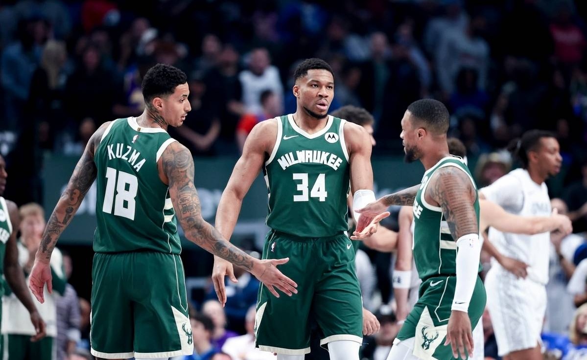 雄鹿大将受伤，球队以团结战胜老鹰的简单介绍