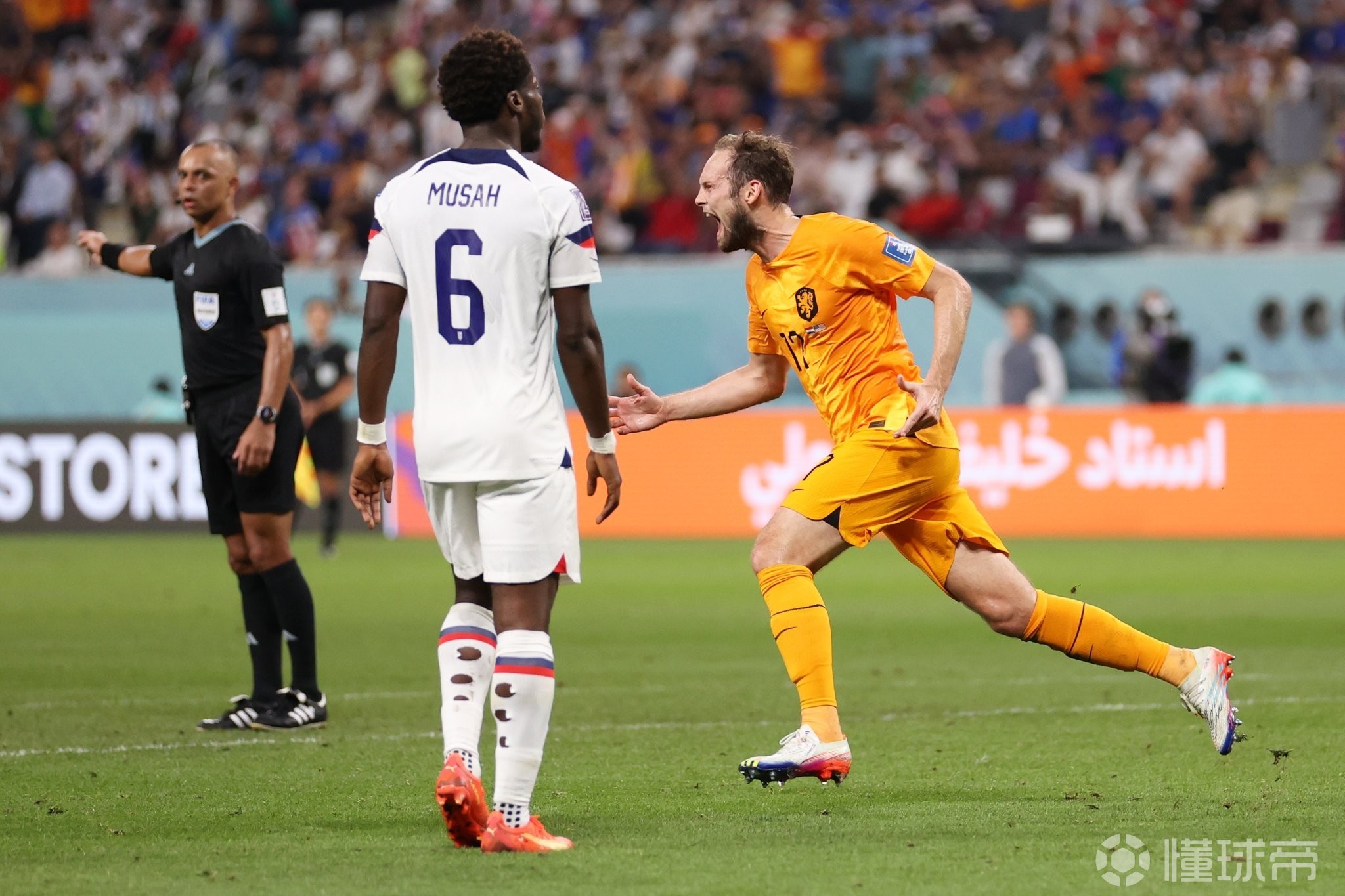 乌拉圭翻盘荷兰,孔德扛起全队 乌拉圭翻盘荷兰,孔德扛起全队