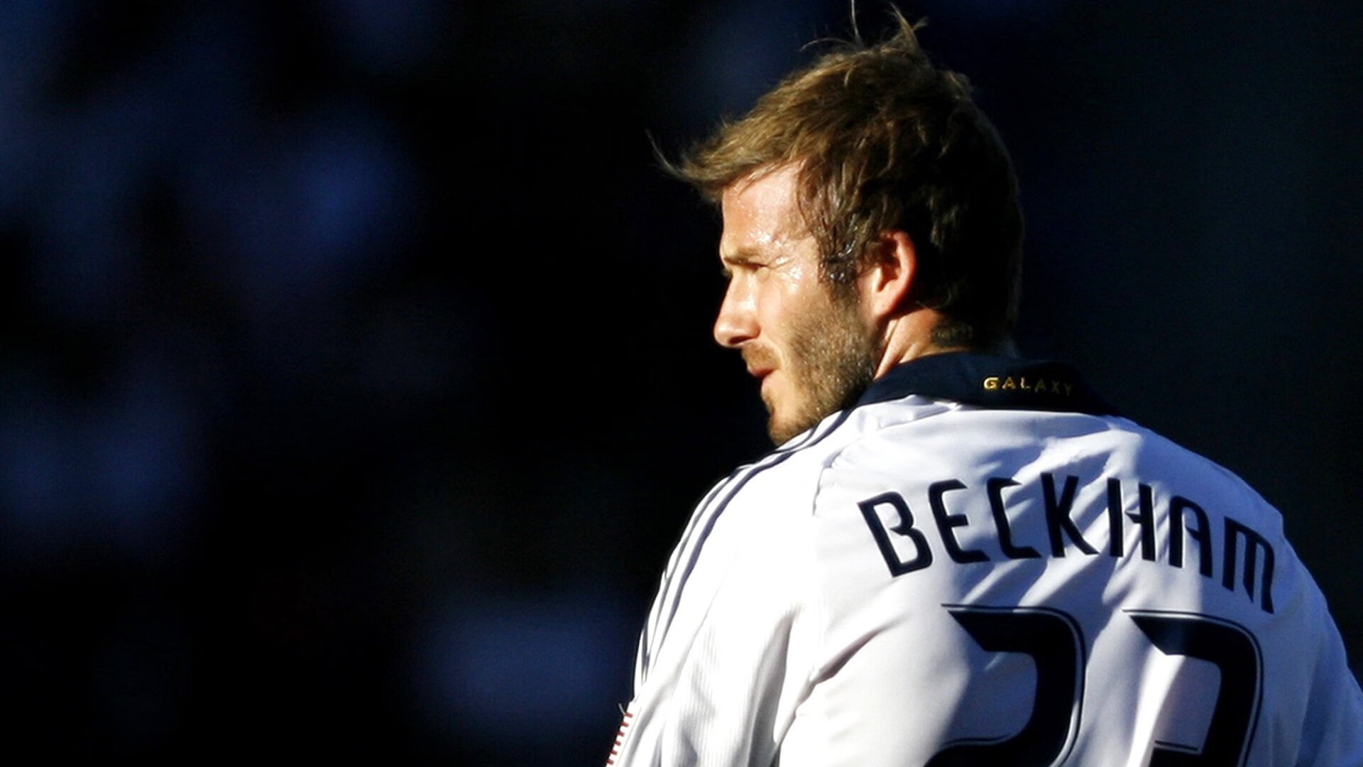 铁闸与利刃，富安健洋攻防统治，马里连击终结瑞士悬念